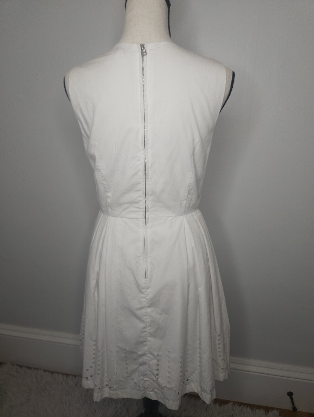GAP Sleeveless White Eyelet Hem Dress - Picture 4 of 6